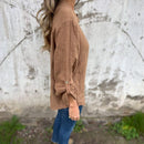 Camisa Benditta em Linho de Algodão com Botões Delicados e Manga Ajustável